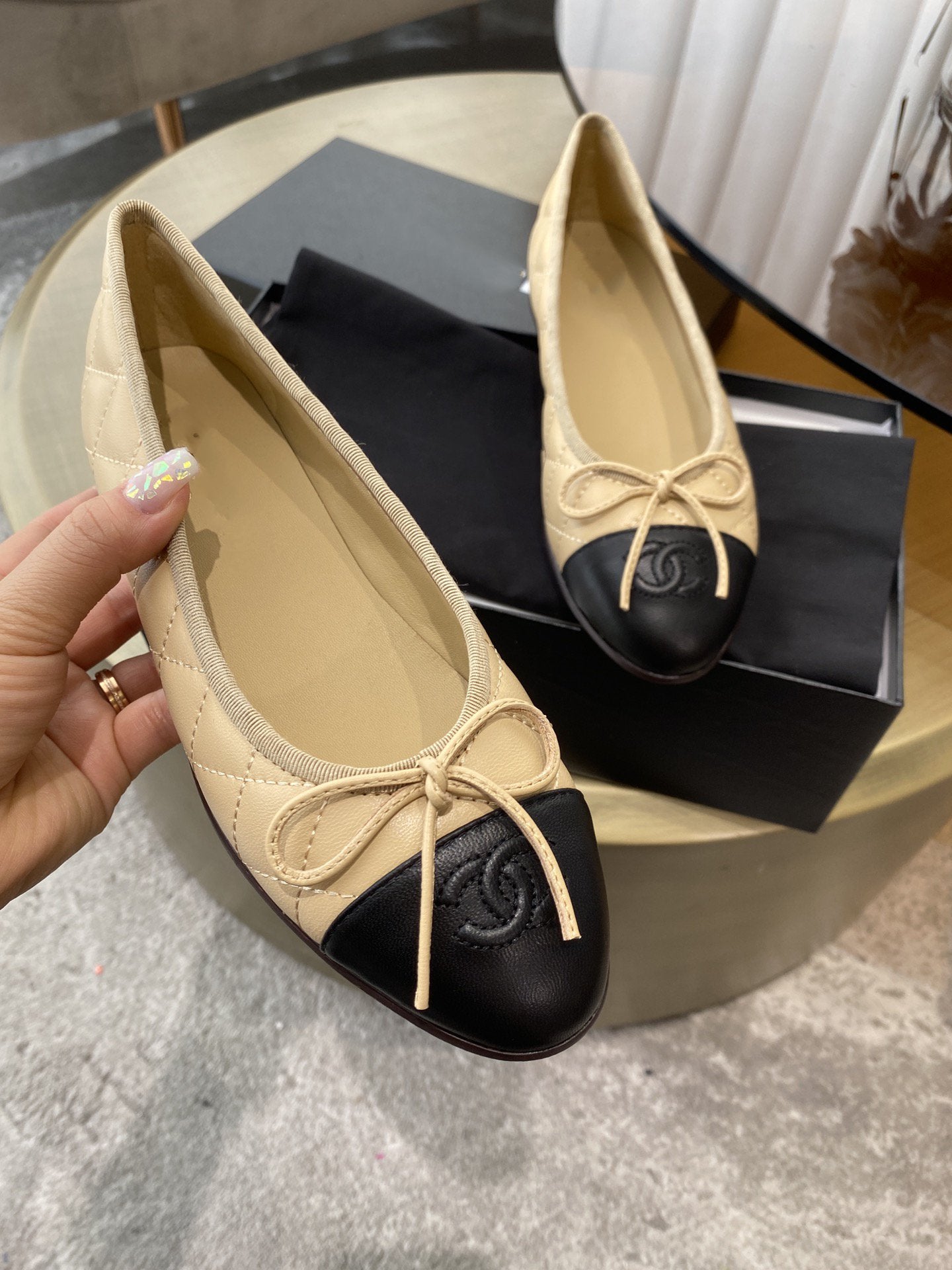 CHANEL BALLET FLATS BEIGE BLACK QUILTED LAMBSKIN