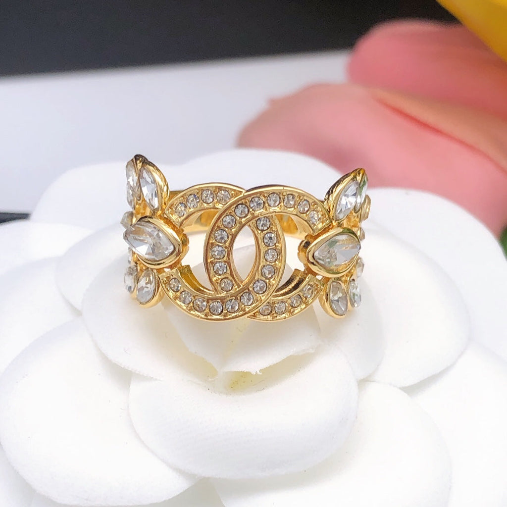 18K  Chanel Flower Crystals Ring